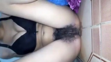 Hairy Tamil Girl Masturbating