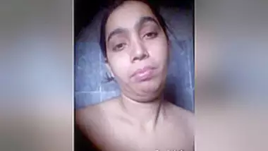 Sexy Paki Girl Showing Her Nude Body