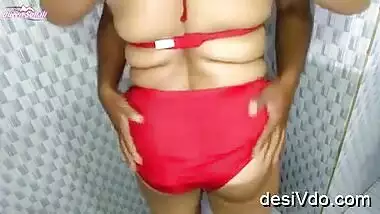 chubby aunty in red bra enjoyed by hubby in bathroom