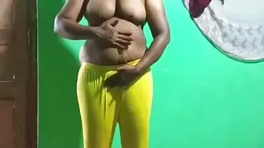 Desi Randi Big Ass Big Boobs Sex - Desi Indian Mature Aunty With Huge Boobs