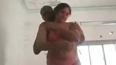 Sexy Punjabi Aunty Getting Pussy Sucked