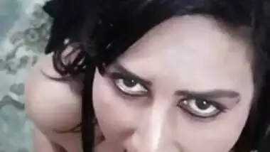 Hot Pakistani housewife sucking dick of her husband’s friend