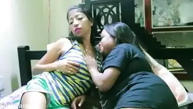 Indian sexy girl shared her boyfriend with her sister!! Real Homemade sex with clear audio