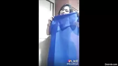 hot bhabhi cleavage navel dance