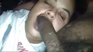 Indian chubby house wife sucking her servant’s tool