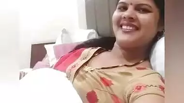 Beautiful Married Bhabi One More Small Clip (Update)