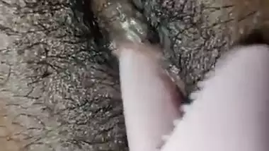 Chennai Wife playing with pussy vibrator