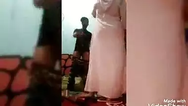 Desi home porn video of bhabhi and young devar