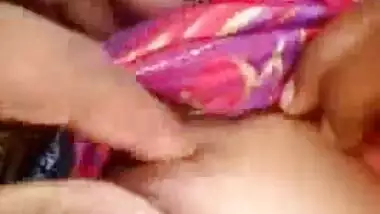 Village teen girl exposed her Desi teen boobs to a stranger