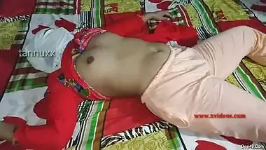 Today Exclusive- Hot Desi Bhabhi Boob Pressing And Hard Fucked By Dewar
