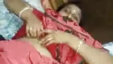 Lustful older Desi wife shows her sexy intimate body parts