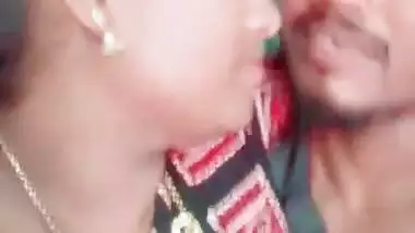 Desi Hot Mallu Couples Smooching