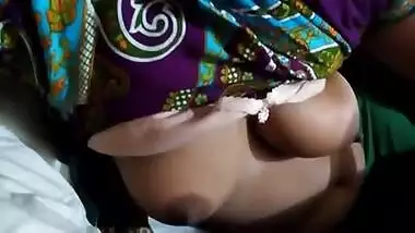 Desi hot girlfriend big boobs exposed