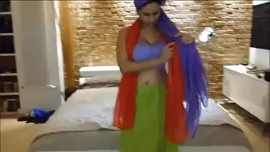 busty aunty removing saree