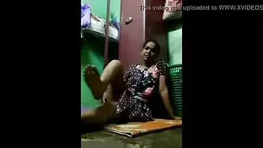 Sexy Tamil Wife Showing Naked Body To Old Boyfriend