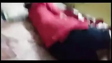 Hot Bhojpuri bhabhi exposing her butt