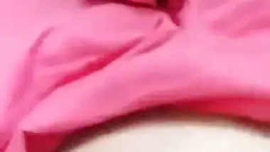 Quick sex video in which Indian teen flashes juicy XXX tits and pussy