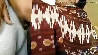 Indian aunty gives the perfect blowjob