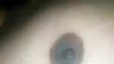 Desi village couple show her boob