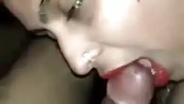 Indian XXX whore gives a nice blowjob to her friend MMS video