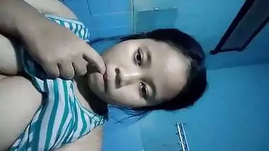 Assamese big bobs girl topless viral show