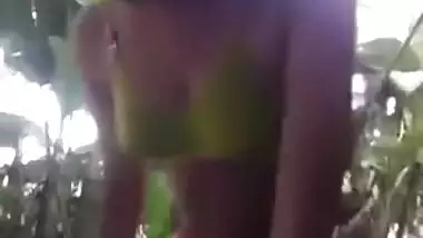 Desi Village Girl Shows Her Boobs And Pussy