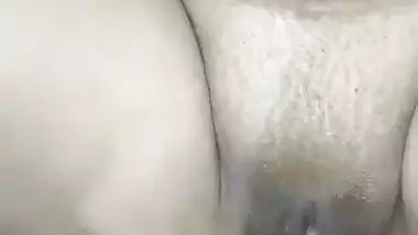 Horny bhabhi moaning hardcore Hindi sex MMS