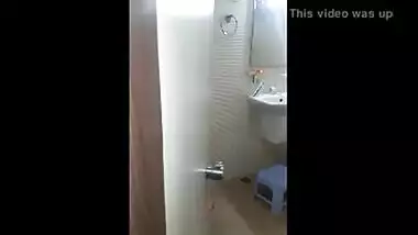 Teen Ranchi girl taking shower leaked mms clip