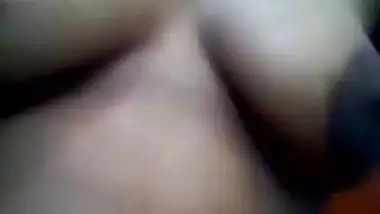 Pretty Desi woman wants sex by recording on camera solo XXX video