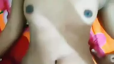 UP Muslim girl’s first desi sex MMS with her cousin