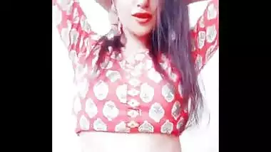 Hot navel college babe subha erotic navel show.