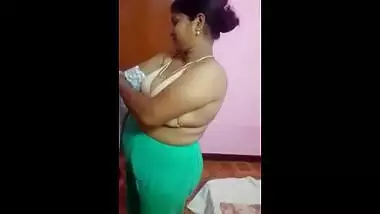 BBW mallu aunty caught having secret affair.