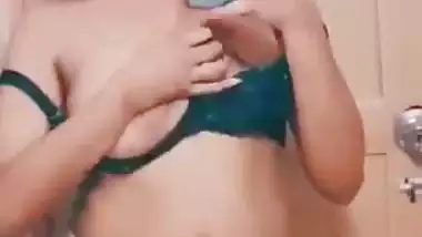 Bangladeshi model topless big boobs viral selfie