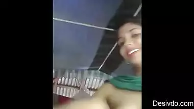 Desi Cute Babe Showing small tits