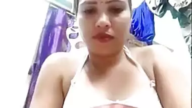 Today Exclusive- Bhabhi Play With Boobs