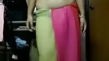 Desi Hot Babe Stripping Her Saree