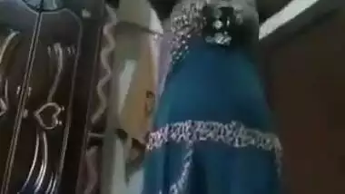 Desi bhbai removing her dress and showing her boom