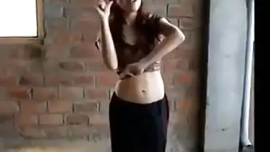 Punjabi girl dancing erotically for Kala Chasma
