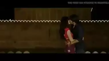 anushka sharma kisses 