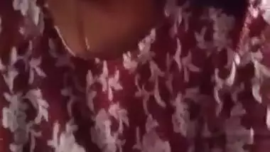 Today Exclusive- Sexy Bhabhi Showing Her Boobs And Blowjob