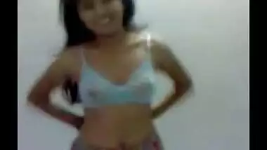 Leaked MMS of a hot Delhi college girl