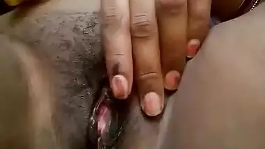 Deshi Village CUte Hw Showing boobs n pussy
