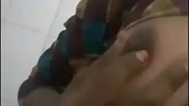 Desi Cute Girl Showing tits