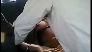 Mallu aunty outdoor sex in car with hubby’s friend mms