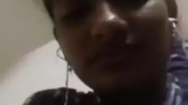 Tamil Girl Showing Her Boobs on Video Call With Clearl Tamil Talk