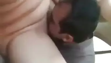 Pakistani car driver sucking sexy pussy of bhabhi