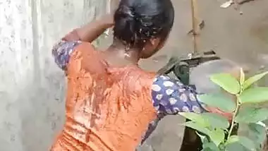 Desi Girl Nude Bath Video