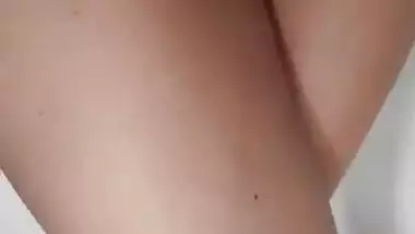 Desi Sexy Babe Pussy and boobs showing part 2