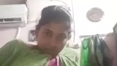 Bhabi show her pussy