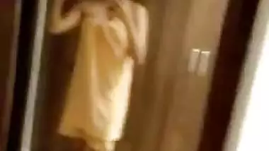 Desi Girl Taking off Towel